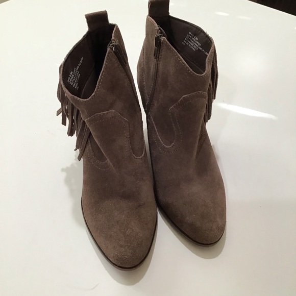 Steve Madden Cian Taupe Suede Leather Tassel Booties fringe rodeo Western heeled - Picture 4 of 7